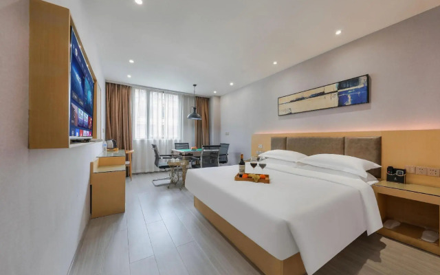 Super 8 Hotel (Wanzhou Wanda Plaza Gaosuntang Pedestrian Street Store)