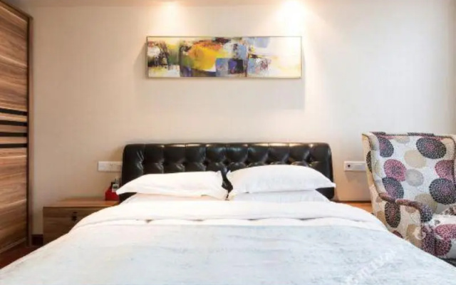 Hangzhou Caitong Center Apartment (Wujiaotian Street Gaosha Road Subway Station Branch)