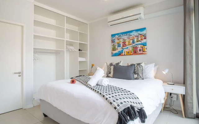 Four Seasons Apartments