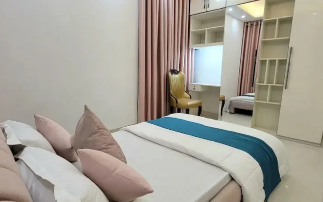 Luxurious 3-bhk Highly Secured & Close to Airport