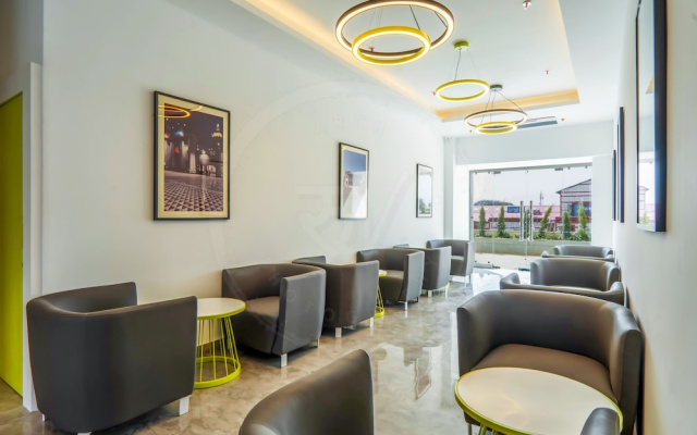 Hotel Le Roi Dehradun