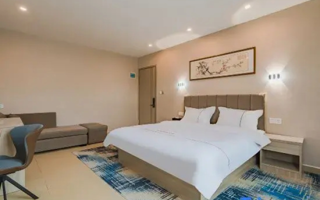 Light Luxury Apartment