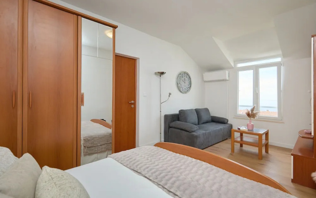 Bahari Apartment