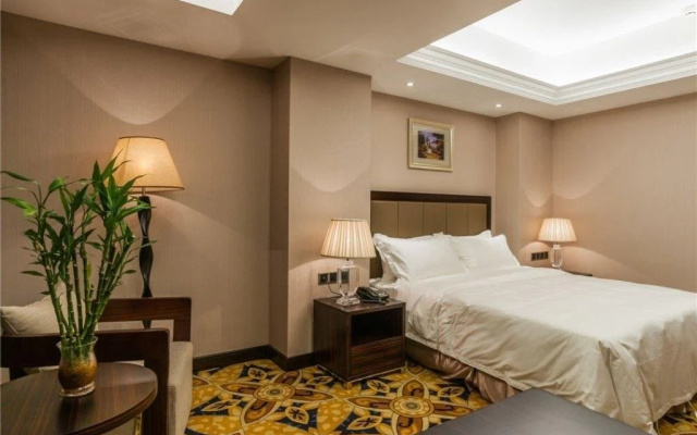Enjoy Hotel
