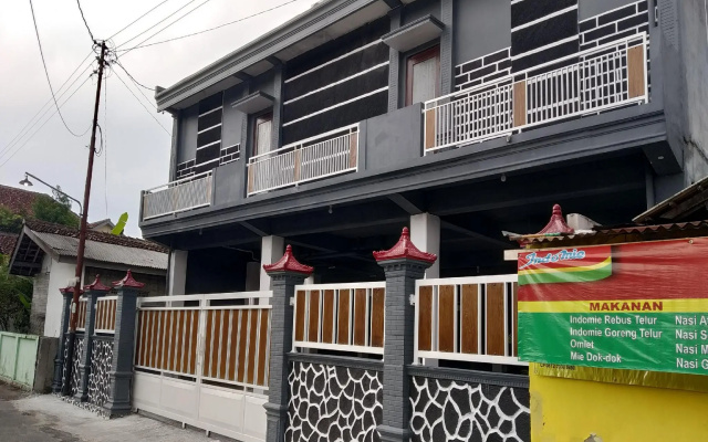 OYO 3220 Kost Putri Exclusive 272