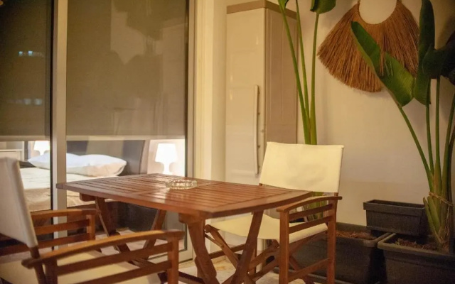 Modern apartment 200m from the beach