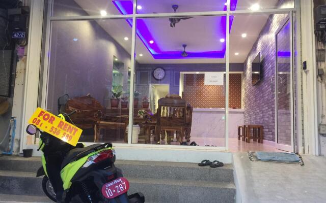 The Lucky Kata Hostel вид на фасад