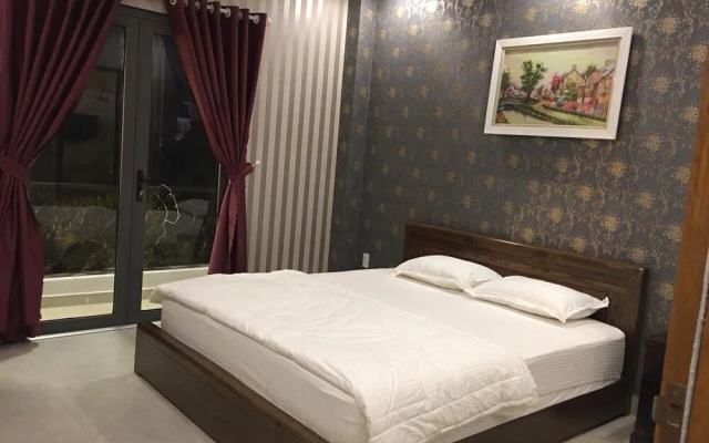 The Sun Hotel
