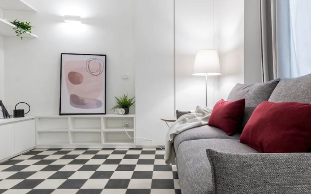 JOIVY Superb Studio For 2, 10Mins From Duomo