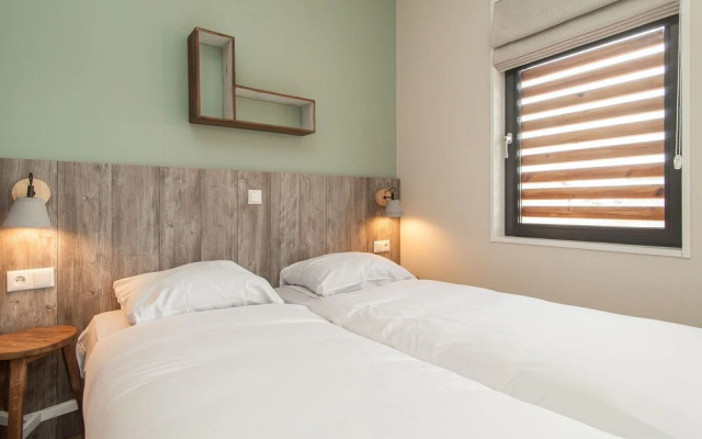 Comfy Lodge with 2 Bathrooms near Beach