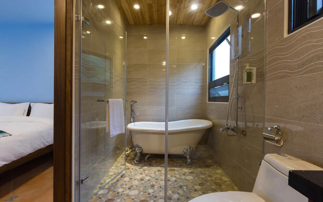 Bay Villa B&B