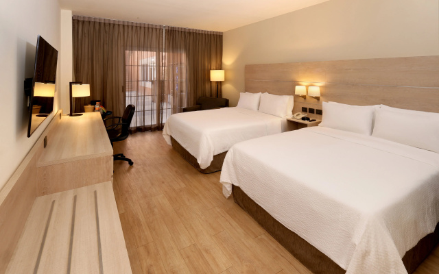 Holiday Inn Express Monterrey Galerias by IHG