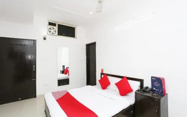 OYO 28411 Taj Guest House