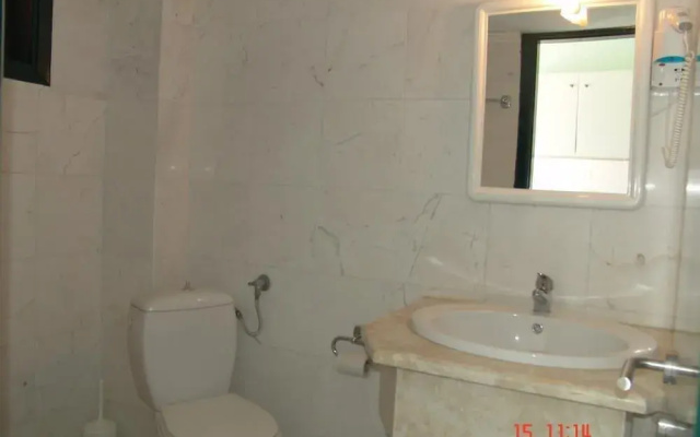 Nikos Apartments