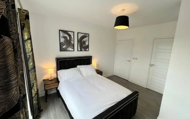 Modern 2 Bedroom Apartment