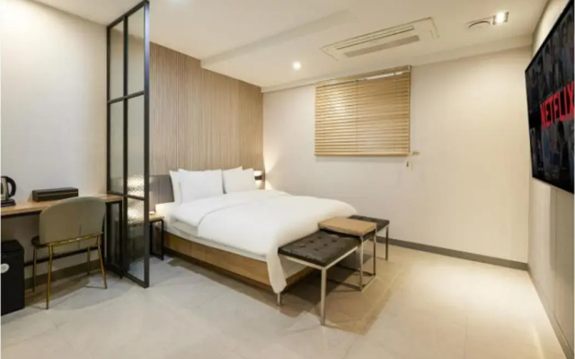 hotel 99 prestige