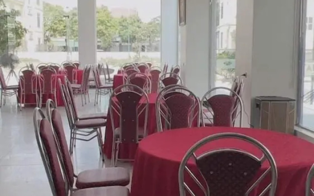 Royal Hotel Cua Lo Beach