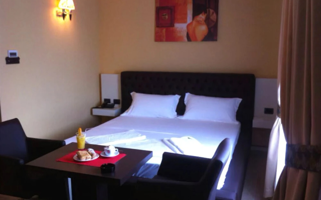 Mustang Hotel