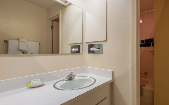 Dollar Meadows 1382 - 2 Br Condo