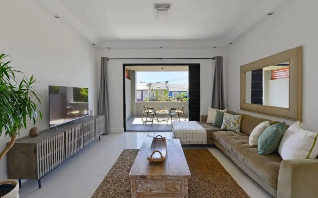 Modern 2-bed Green Point Haven Stylish Central
