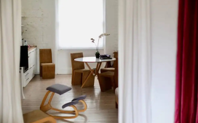 Contemporary Artists Studio Near Portobello Road