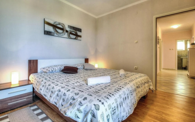 Amazing Home in Radmani With Wifi and 4 Bedrooms