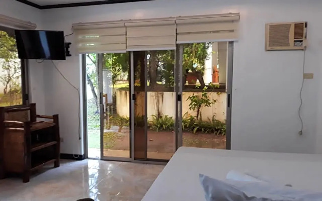 Shane Beach Resort