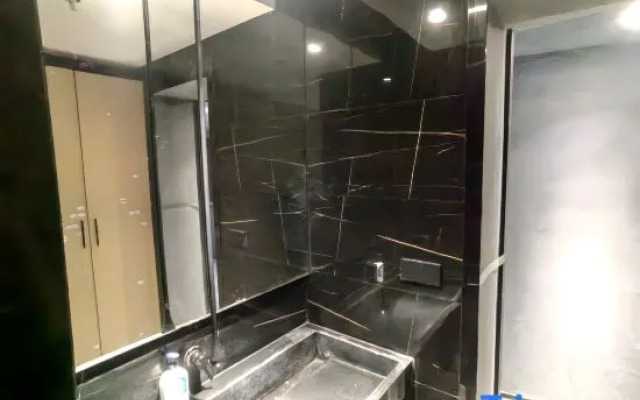 Ruisen River View Esports Hotel (Jiangbeizui Liujia Wharf Branch)