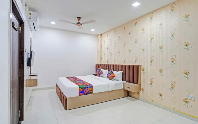 Fabhotel Amrit Palace - Opp Skye Corporate park