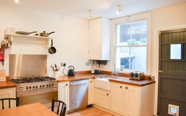 2 Bedroom Garden Home in Preston Park