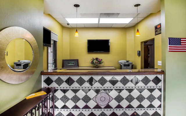 Budgetel Inn & Suites
