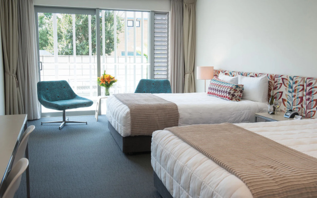 Navigate Seaside Hotel