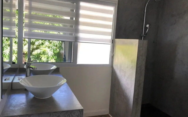 Ninamu Pearl  Guest House