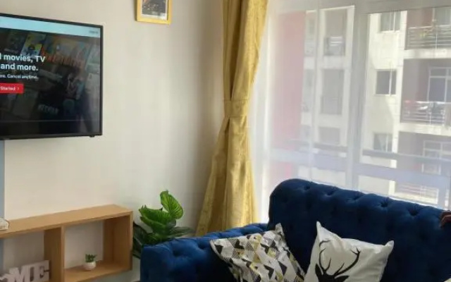Lyshima’s Cozy Studio