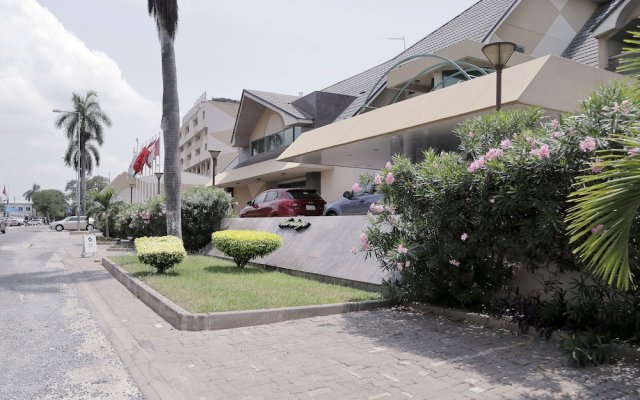 Alisa Hotel North Ridge in Accra, Ghana from 179$, photos, reviews - zenhotels.com hotel front