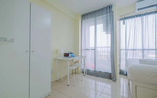 Tifolia Studio Apartment with Double Bed near LRT Station