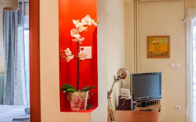 Athens Strawberry Hideaway - City Chic Retreat