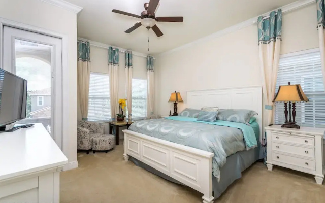 Elegant 5 BD, 5 BH Villa