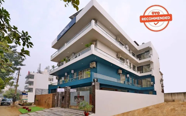 Silverkey Medanta Sec 38 By OYO Rooms