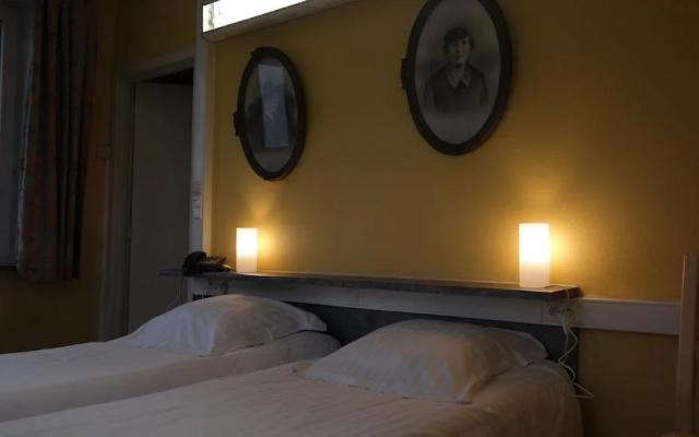 De Bonte Os Hotel & Tower