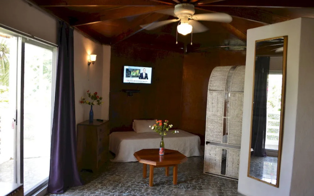 Ouanga Bay Beach Hotel