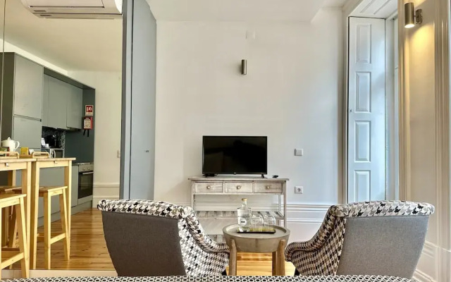 Cozy Porto Studio With Balcony