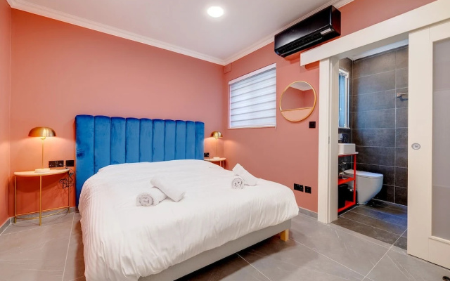 Art Deco Luxury Apartment, Central Location