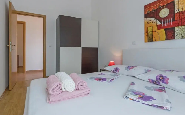 Awesome Home in Vodnjan With 4 Bedrooms, Outdoor Swimming Pool and Wifi