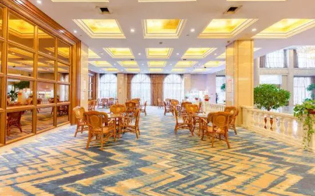 Huanghe Hotel
