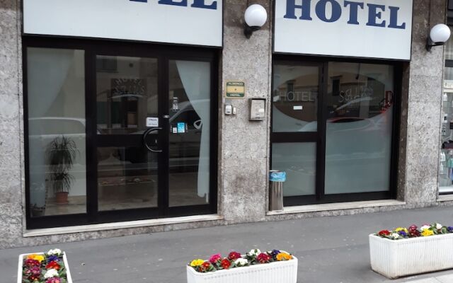 Hotel Salus вид на фасад