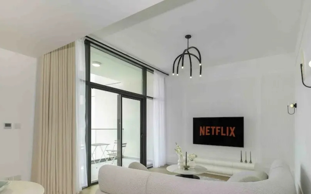 LUX The Dubai Hills Executive Suite