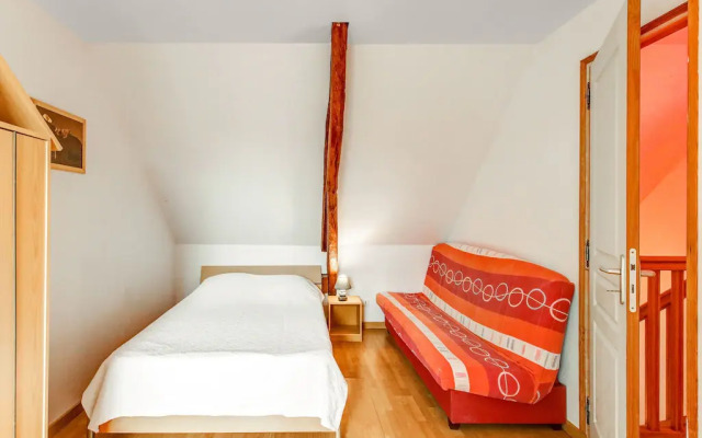 Beautiful Holiday Home in Brainville with Garden