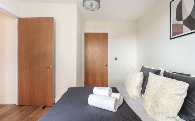 Charming 1BR Near Tower Bridge Walks
