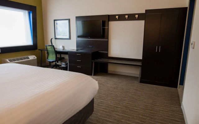 Holiday Inn Express & Suites Marietta by IHG